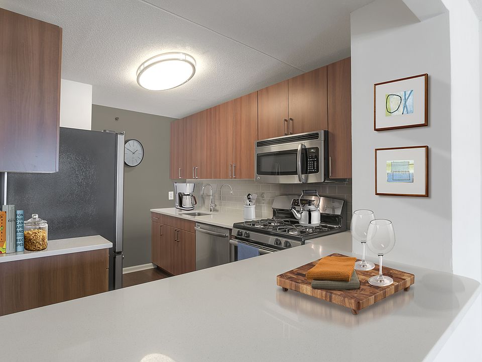 1st image of 10 W Broadway #7D
