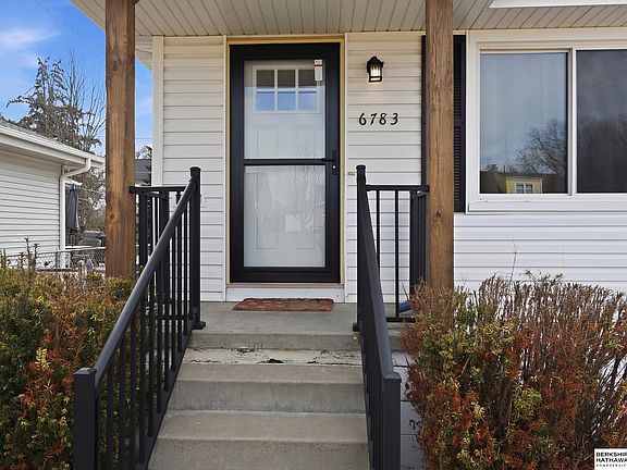4th image of 6783 Spencer St