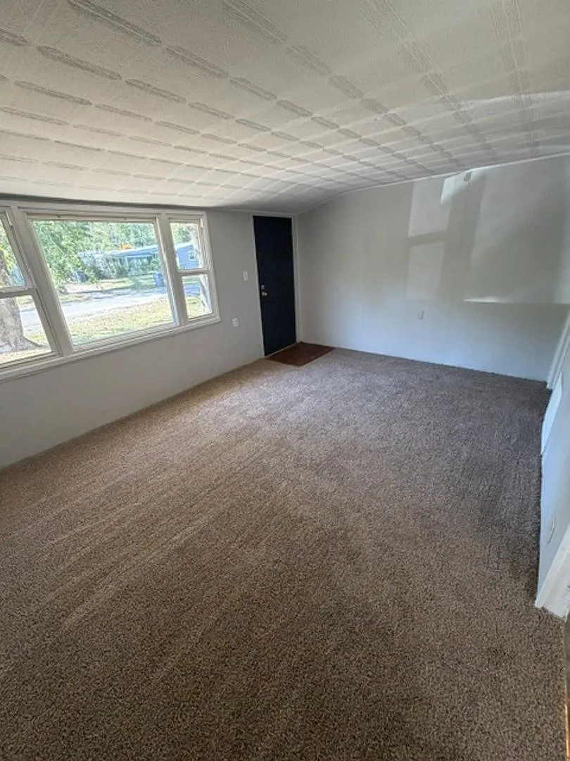 2712 South Saint James Boulevard, Evansville, Indiana 47714 — Photo 3