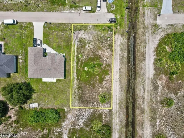 2718 25th St SW, Lehigh Acres, FL 33976