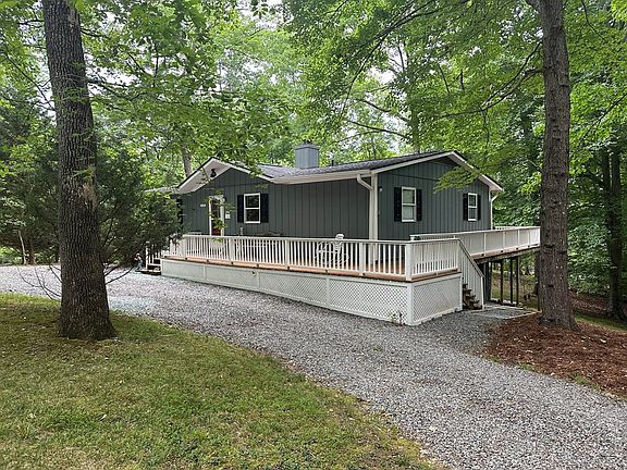 2nd image of 115 Wedgewood Ln
