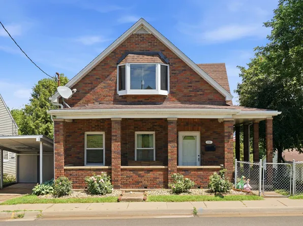 1738 N Grandview Ave, Dubuque, IA 52001