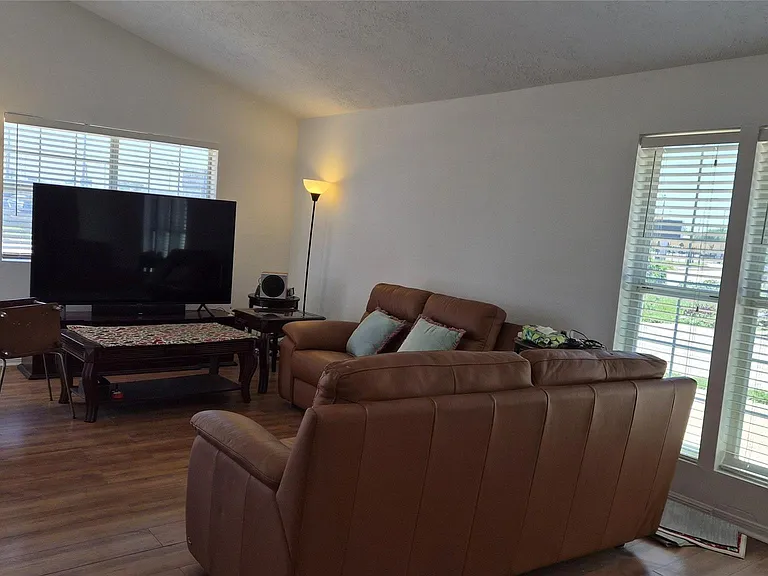 8316 Beechnut St — Photo 4