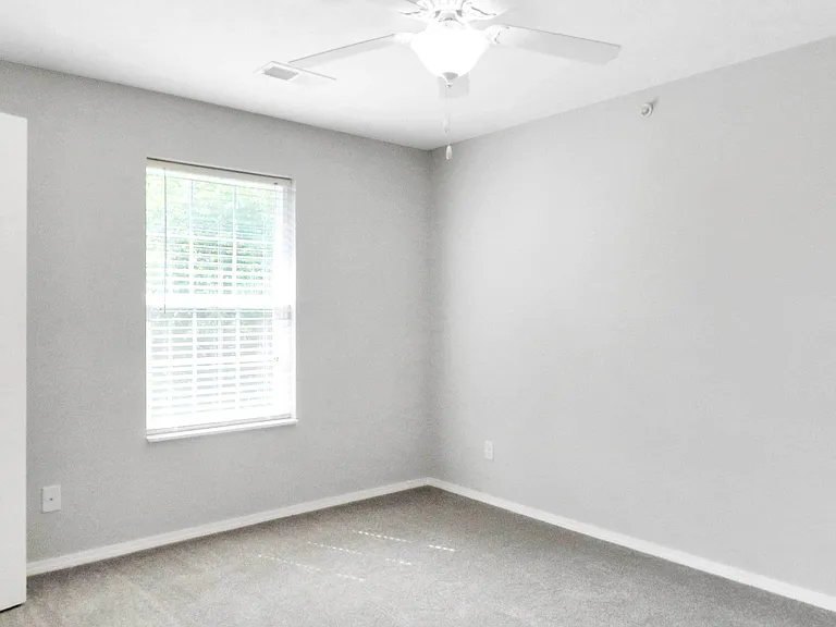 Golden Pond Apartments — Photo 13