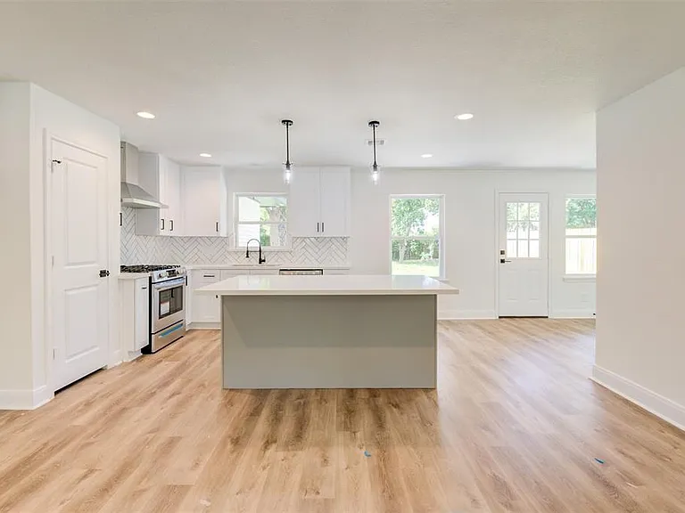 4417 Libbey Ln — Photo 10