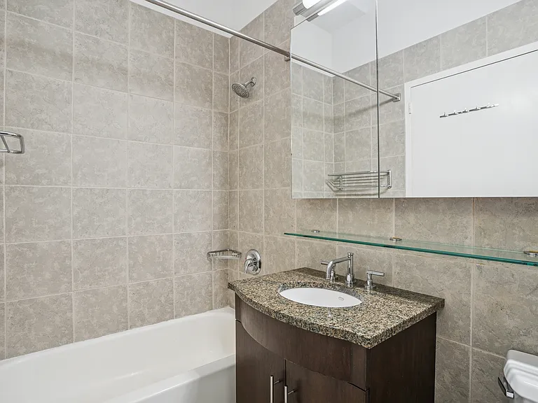 80 John St #10E — Photo 10