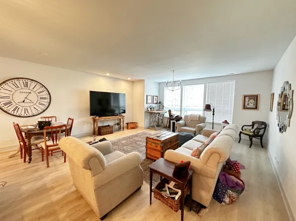 4420 S Prairie Ave #3, Chicago, IL 60653