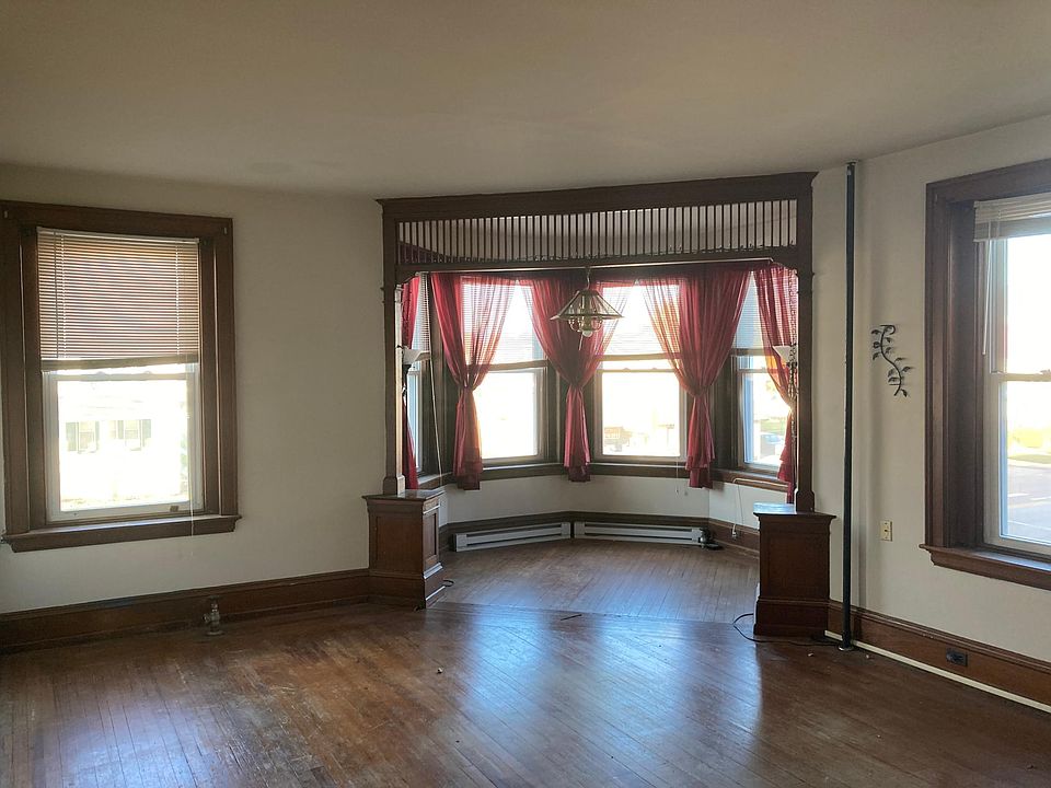 2nd image of 1612 W Market St APT 4