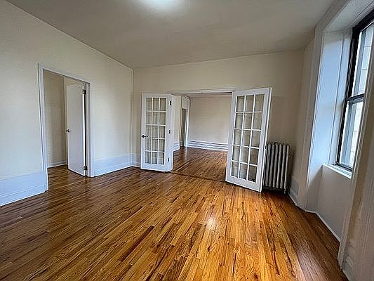 3rd image of 216 W 99th St APT 21