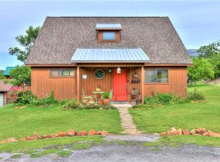 60 E Lake Dr, Medicine Park, OK 73557
