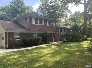 298 McHenry Dr, Paramus, NJ 07652