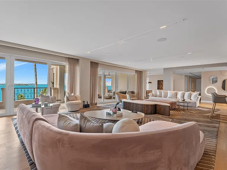 5242 Fisher Island Dr #5242 — Photo 20