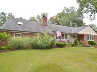 211 Old Farm Rd, Fairfield, CT 06825