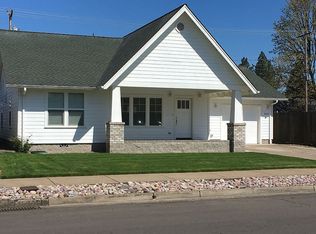 2520 D St, Springfield, OR 97477