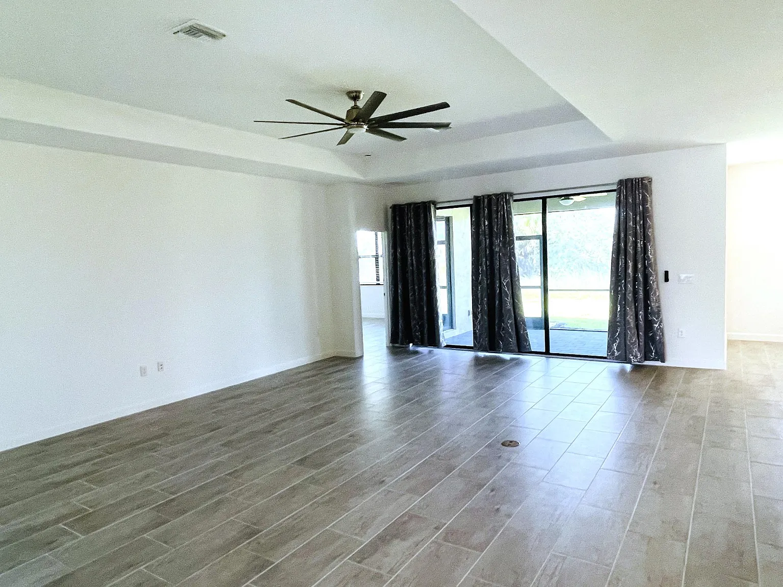 4 bed, 2444 sqft, $3,500 — Photo 3