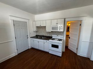 672 Leonard St NW #B, Grand Rapids, MI 49504