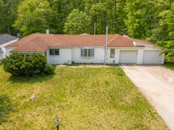 8961 N 23rd Ave, Bitely, MI 49309