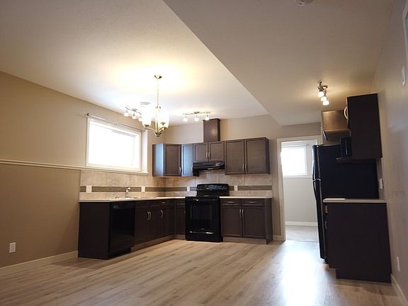 2nd image of 8860A 96th Ave