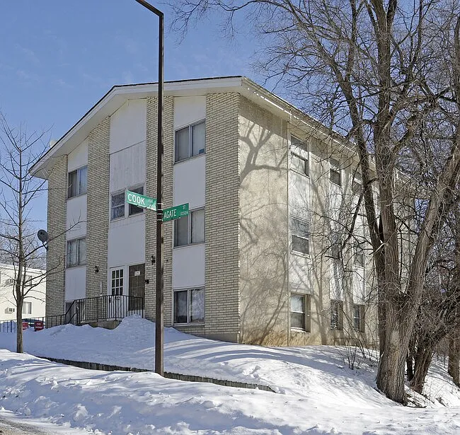 1052 Agate St — Photo 2