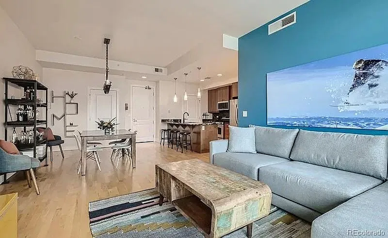 2 bed, 2.0 bath, 1142 sqft, $3,595 — Photo 3