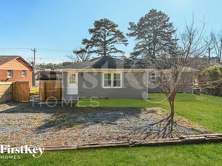 1903 Ashcraft Ave — Photo 15