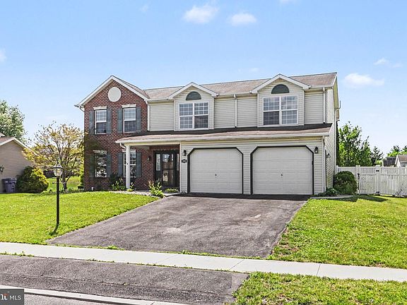 2nd image of 195 Martel Cir