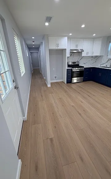 2638 N Frederic St #201 — Photo 15