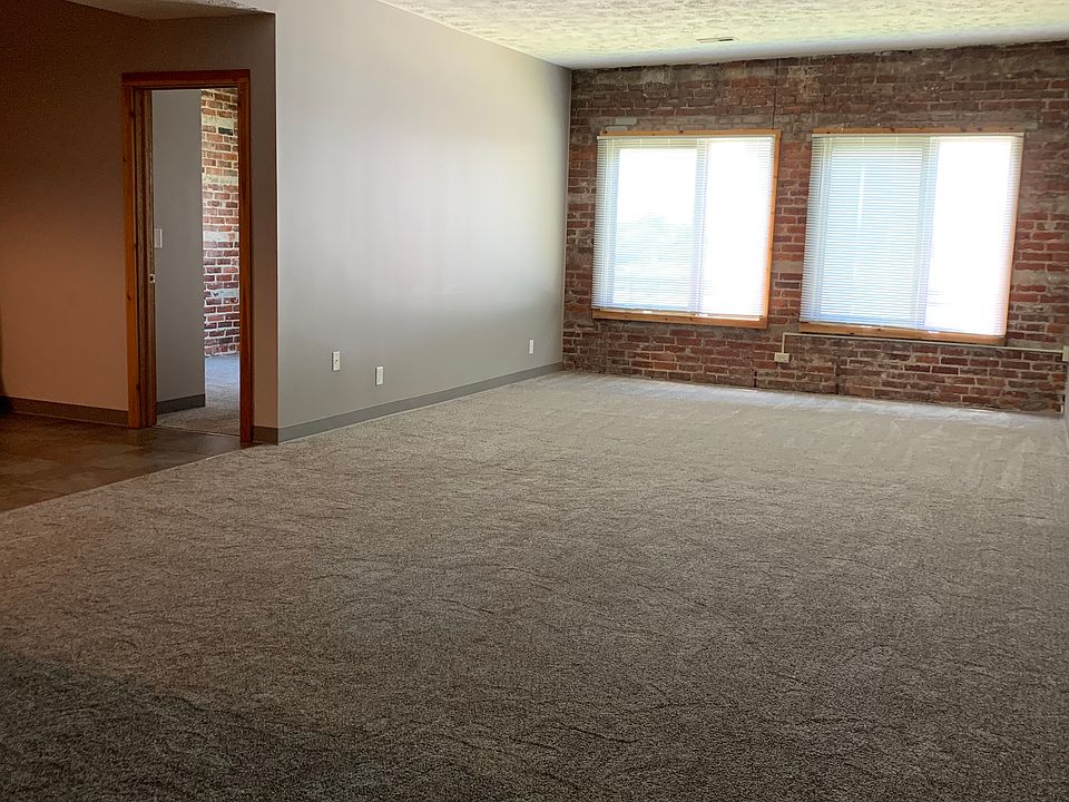 2nd image of 1640 Holdrege St APT 205