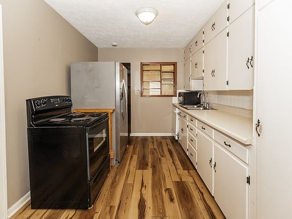 5th image of 805 S 11th St