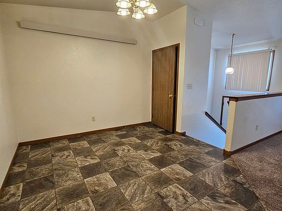 4th image of 3850 Park Dr APT 6