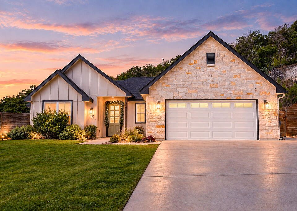 1st image of 1105 Victory Ln