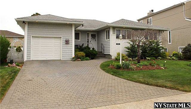 1st image of 443 Bunker Dr