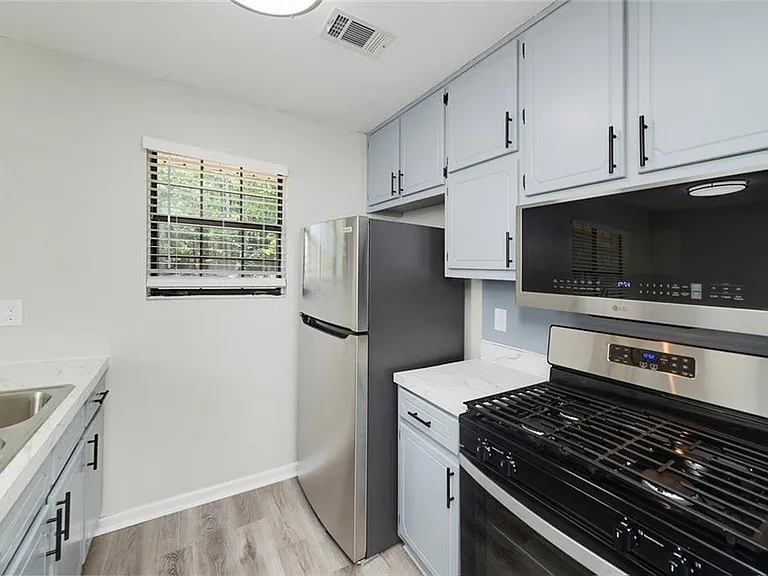 355 Santa Fe Trl — Photo 17