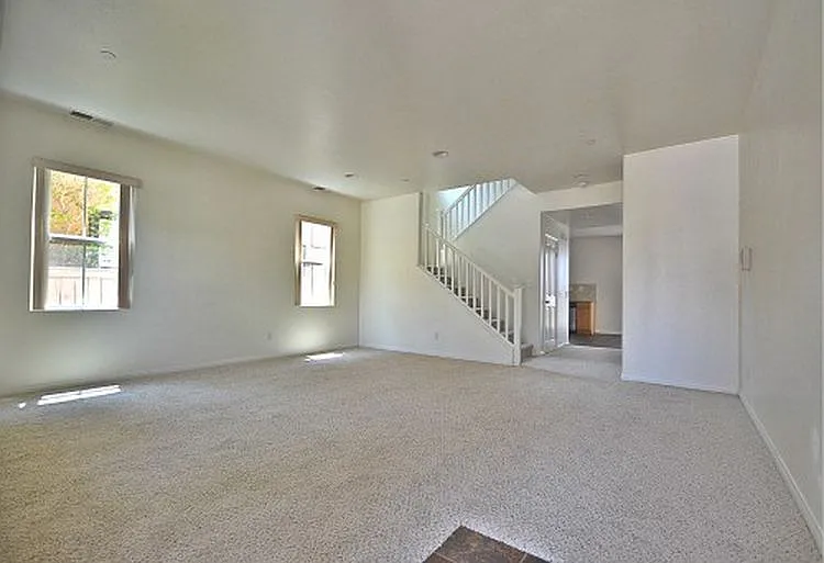 1617 Julia Way — Photo 2
