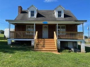 1814 Churchville Ave, Staunton, VA 24401