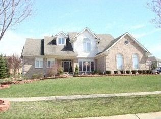 7775 Watford Dr, West Bloomfield, MI 48322