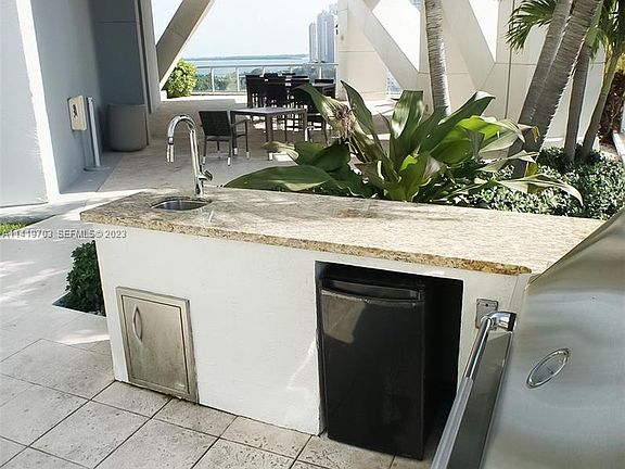 5th image of 888 Biscayne Blvd