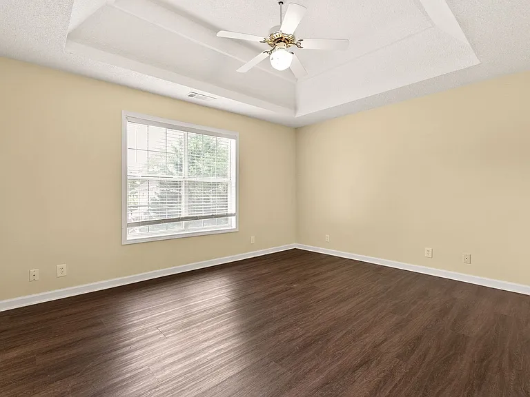 7187 Williams Rd — Photo 10