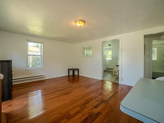 2nd image of 1541 Reeder Ave