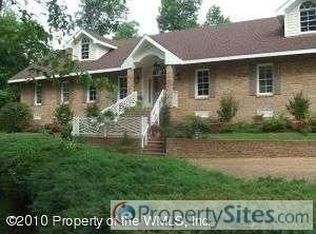 124 Alexander Walker, Williamsburg, VA 23185