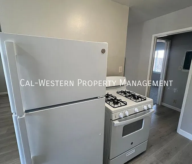 846 Emory St #8 — Photo 9
