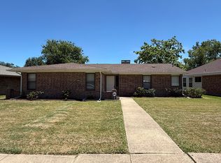 814 Villa Ridge Dr, Garland, TX 75043