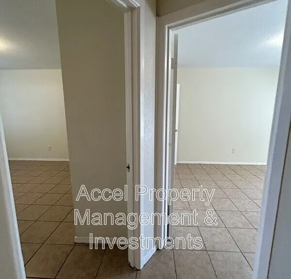 2409 Gumwood Ave #1 — Photo 8