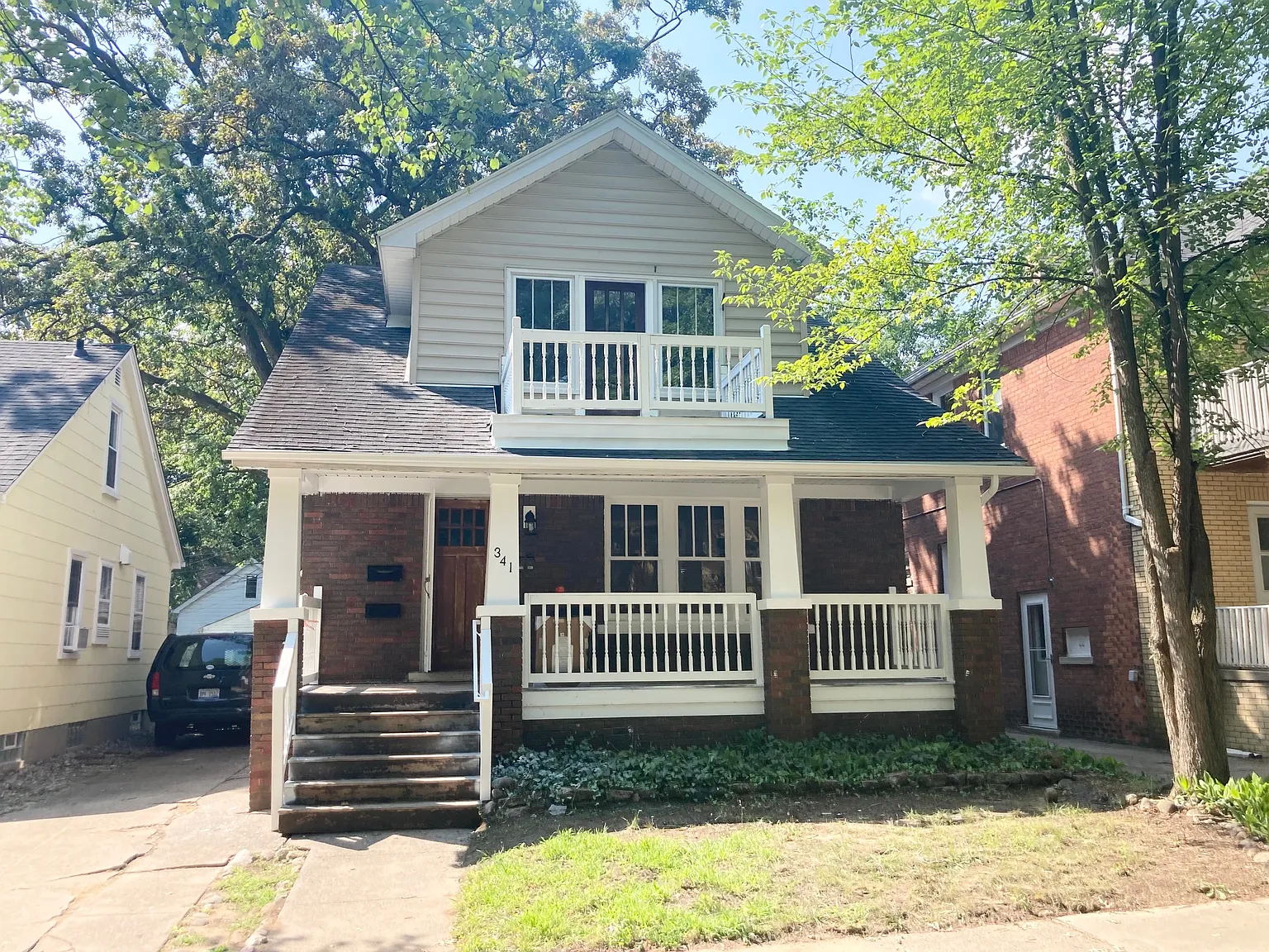 2 bed, 900 sqft, $1,325 — Photo 1