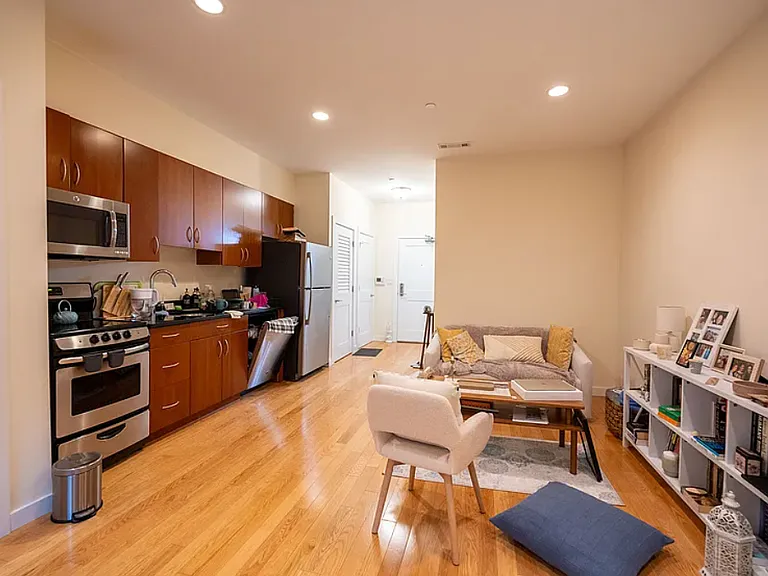 16 Miner St #306 — Photo 2