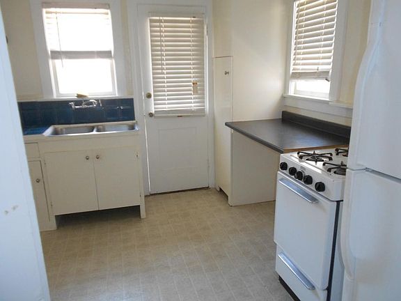 3rd image of 529 S El Molino Ave APT 6