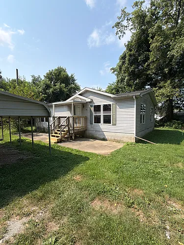 1002 Robin Dr Photo 1