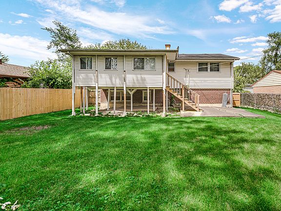 2nd image of 921 Blackhawk Dr