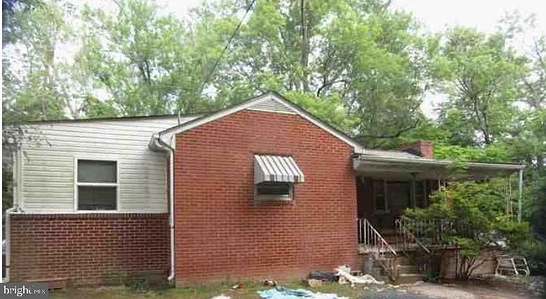 1st image of 216 Ellisville Dr