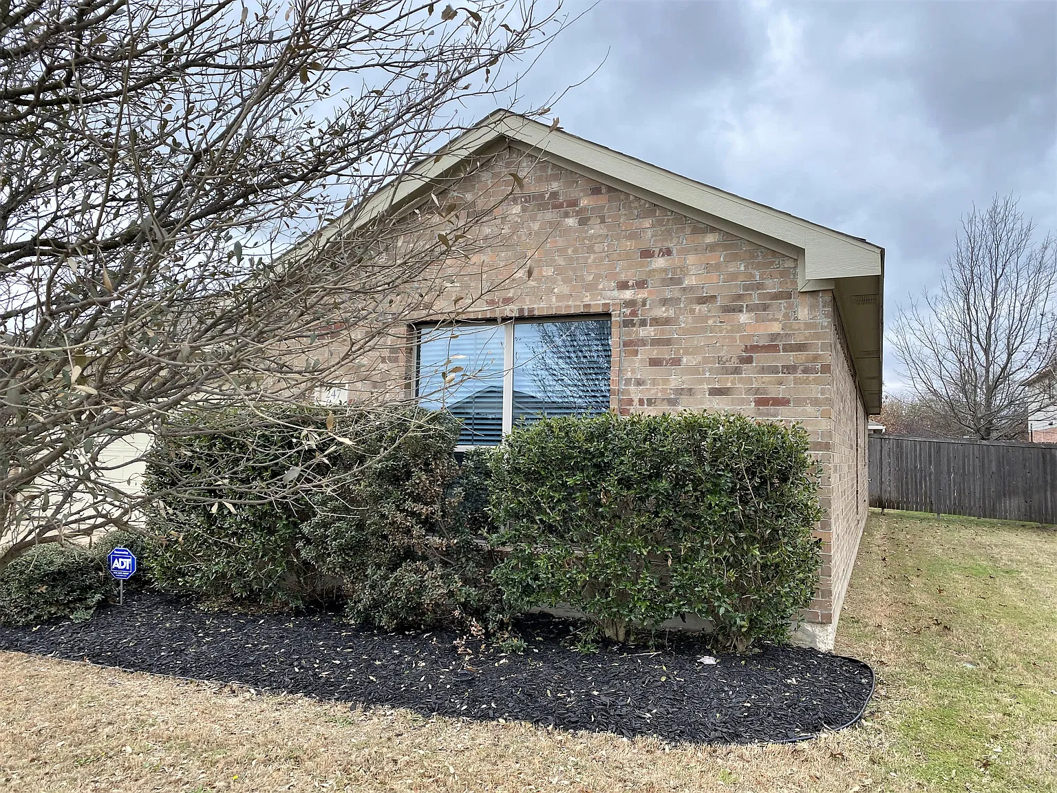 3 bed, 1517 sqft, $2,095 — Photo 3